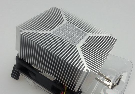 Win10系統玩英雄聯盟非?？D怎么解決？