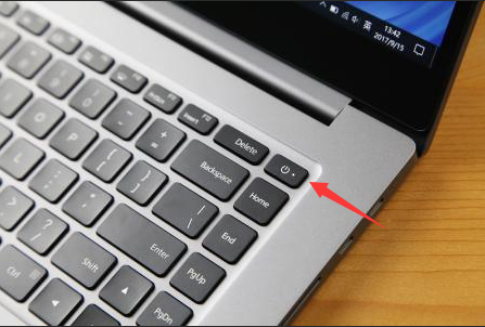 Win10電腦屏幕卡住不動了怎么辦？