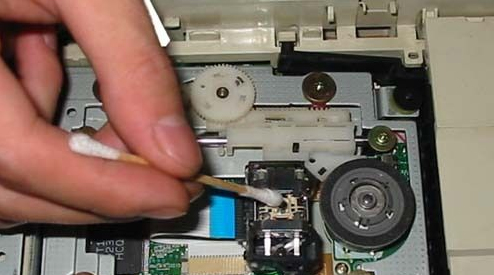 Win7系統電腦DVD光驅不讀盤怎么回事？