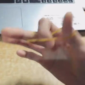 抖音橡皮筋在手上轉圈怎么操作的？抖音橡皮筋在手上轉圈攻略介紹！
