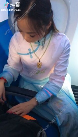 你一點一點慢慢靠近我是什么歌？你一點一點慢慢靠近我抖音歌曲