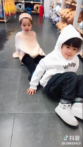 抖音親親你的耳朵是什么歌？抖音親親你的耳朵撒浪嘿呦歌曲分享